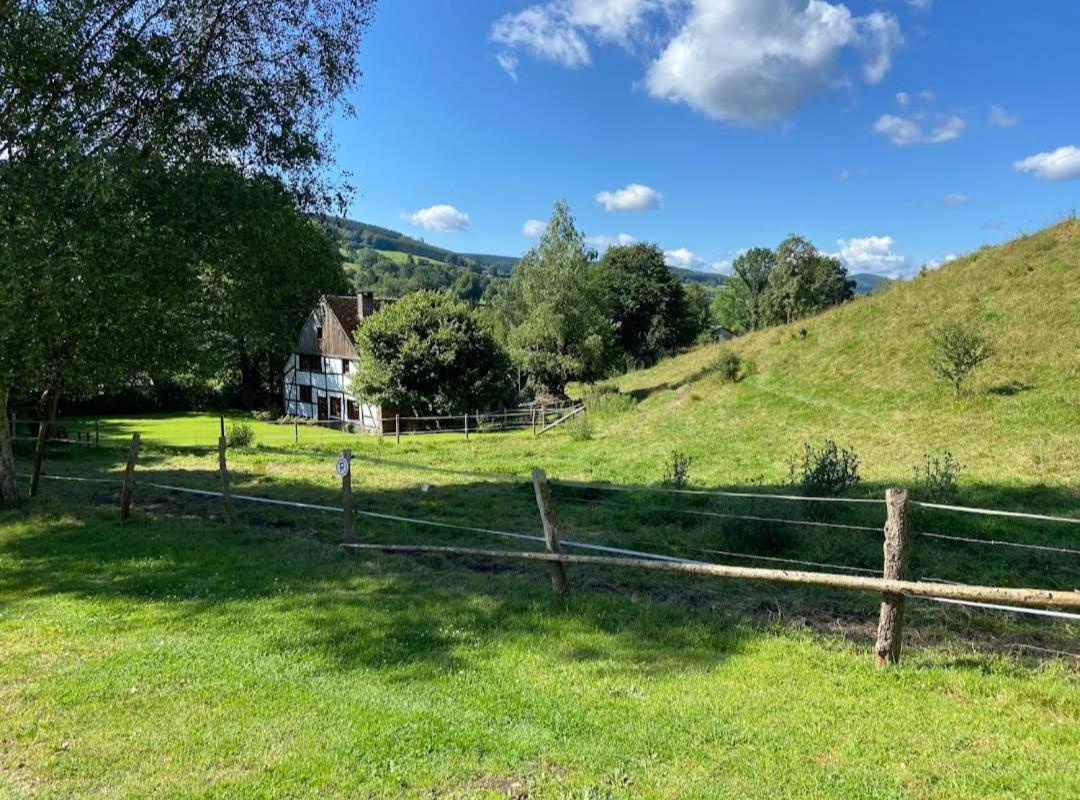 Le Clos Du Cerf - Le Sous-Bois Stoumont Esterno foto